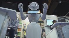 Robotí festival: Umělí zpěváci, klauni, předčítači i realitní makléři!