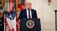 Putin v Trumpových očích slábne, tvrdí diplomat. Prezident kvůli tomu otáčí