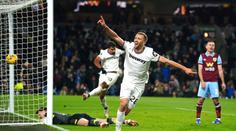 Užívám si život, říká Tomáš Souček. Další trefou spasil West Ham