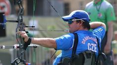 První medaile pro paralympioniky! Stříbrnou medaili mají lukostřelci