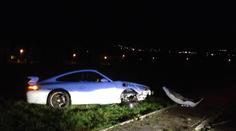 V Praze někdo sešrotoval Porsche a utekl!