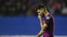 Nervy nadranc! Aguero se po blamáži ještě porval s fanouškem