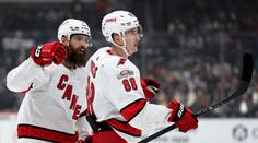 Nečase čeká shledání se starým parťákem. Burns ve 40 pokračuje v NHL