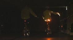 Revoluce pro cyklisty: Chytrá bunda má dokonce i blinkry