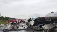 Cisterna začala po nehodě hořet, dálnice D1 byla neprůjezdná