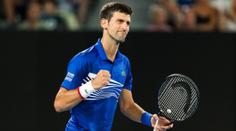 Djokovič vítězí i doma. K parádní výměně nepotřeboval ani raketu