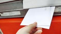 Dopisy v ohrožení! Psaní z bank a pojišťoven se válela na chodbě