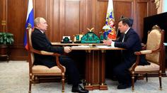 Putin je na tom čím dál hůř. Nové záběry ukazují, jak zápolí s bolestmi