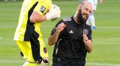 Angažmá v MLS? Budu tam hrát s cigaretou v puse, myslel si Higuaín