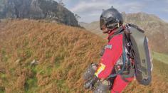 Záchranná akce v horách! Ke zraněnému se lékař dostal pomocí Jetpacku