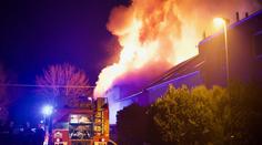 Rodinný dům v Olomouci zachvátily plameny. Hrozilo, že se zřítí