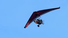 Na Vysočině spadla v úterý dvě rogala. Piloty odvezli záchranáři