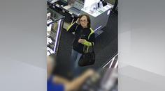 Podvodníci obrali důchodkyni o půl milionu. Policie ukázala video