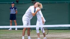 Siniaková je opět ve finále Wimbledonu. Poprvé si zahraje o titul v mixu