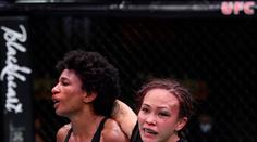 UFC galavečer ovládly dámy! Po pěti kolech se radovala Watersonová
