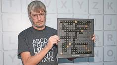 Scrabblový génius vyhrál mistrovství světa ve španělštině. Španělsky neumí