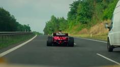 Po dálnici D4 se proháněla formule. Řidiči hrozí pokuta i trestní body