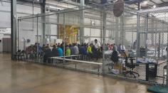 Skandál v USA: Dětské migranty oddělují od jejich rodičů