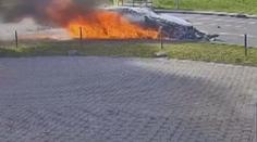 VIDEO: Honička skončila vážnou nehodou. Policejní auto pohltily plameny