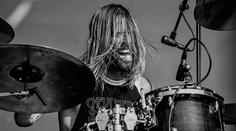 Bubeník slavné skupiny Foo Fighters nečekaně zemřel. Bylo mu 50 let