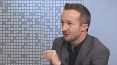 Konec Uhlíře doprovází prapodivná komunikace. Práci nemohl dokončit, říká Školník