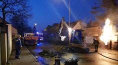 V Zelenči hořela plynová přípojka! Bagr musel rozkopat silnici