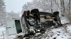 Na Rychnovsku havarovala sanitka s pacienty! Zranili se tři lidé