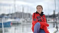 Greta dorazila zpět do Evropy! V přístavu ji vítaly desítky lidí