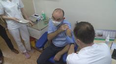 "Dáme si včeličku!" Ministr Blatný dostal druhou dávku vakcíny