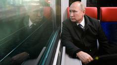 Vladimir Putin má strach z puče. Cestuje proto jen obrněným vlakem