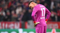 Kovář chyboval a Leverkusen dostal tři góly. Barcelona vyhrála i v deseti