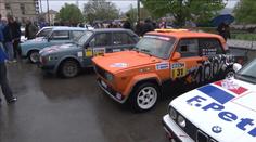 Odstartoval další ročník Rallye Praha Revival. V akci jsou i závodníci z Dakaru