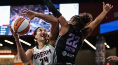 Drama narušila sexuální hračka. Málem trefila basketbalistku do hlavy