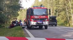 Do autobusu plného dětí napálila škodovka! 1 mrtvý, 11 zraněných