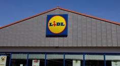 Lidl schytává od lidí kritiku. Nový outlet v Praze zablokoval parkoviště i ulice