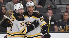 Pastrňák řídil vítězství Bostonu ve Vegas! Do černého pálil i Hronek