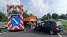 Lidé neumí jezdit po D35, zlobí se ŘSD. Masivní opravy svodidel vyjdou na miliony