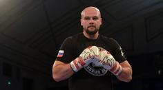Boxer uspal parťáka. Za tvrdý knockout sklízí vlnu kritiky