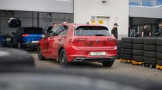 Jsou celoroční pneumatiky dobré řešení? Test mezi nimi odhalil propastné rozdíly