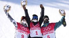 Historicky první zlato pro Nový Zéland. Sadowská Synnottová vyhrála slopestyle