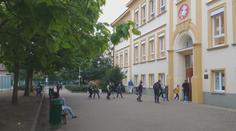 Žáci prvních a druhých tříd se vrátili do škol. Musí dodržovat opatření