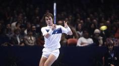 Vítězná znamení Ivana Lendla. Když vyhrál Davis Cup, byl ještě voják