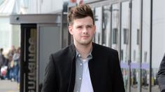 Hvězda pěvecké show je na dně. V den svatby hudebníkovi zemřela snoubenka