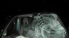 Chodce se sluchátky na uších srazilo auto, nebyl v noci vidět