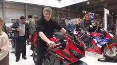 S blížícím se jarem stoupl zájem o nové motorky. Na některé se čeká i měsíce