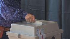 Korespondenční volby by umožnily volit ze zahraničí dopisem. Opozice je proti