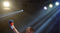 SES Boxing: Po holkách i Horváth. Český boxer dal KO a slaví titul!