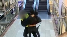 Agresor vytáhl na ochranku obchodního domu nůž, policie po něm pátrá