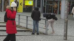 Češi jsou jedním z nejméně přátelských národů. Moc pracujeme a pijeme, říká psychiatr
