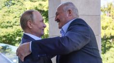 Putin svým spojencům rozdal "prsteny moci". Lukašenko se hned chlubil